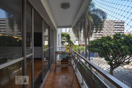 Varanda de apartamento para alugar com 3 quartos, 220m² em Santo Antônio, São Caetano do Sul