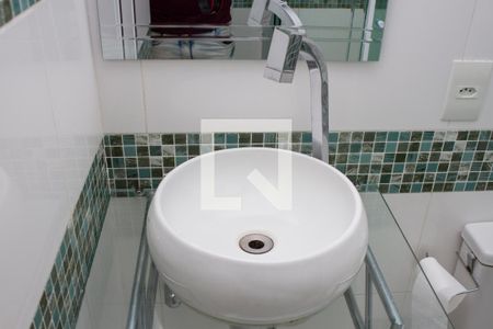 Apartamento à venda com 62m², 2 quartos e 1 vagaBanheiro Social