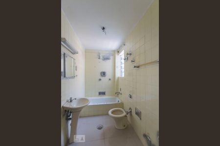 Banheiro de casa para alugar com 3 quartos, 108m² em Cambuci, São Paulo