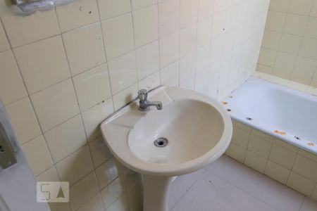 Banheiro (Pia) de casa para alugar com 3 quartos, 108m² em Cambuci, São Paulo