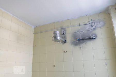 Casa para alugar com 108m², 3 quartos e sem vagaBanheiro (Chuveiro)