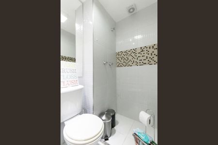 Banheiro  de apartamento à venda com 2 quartos, 60m² em Vila Prudente, São Paulo