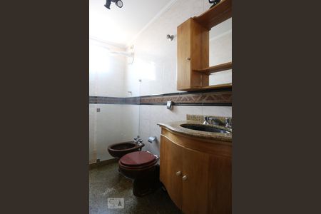 Banheiro de apartamento para alugar com 2 quartos, 73m² em Vila Yara, Osasco