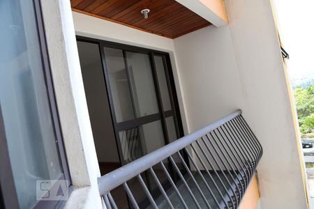 Sacada de apartamento para alugar com 2 quartos, 72m² em Jardim Maria Rosa, Taboão da Serra