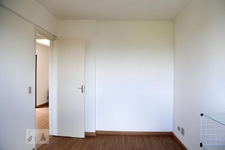 Quarto 1 de apartamento para alugar com 2 quartos, 72m² em Jardim Maria Rosa, Taboão da Serra