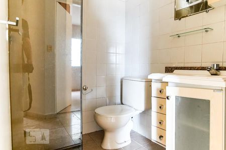 Banheiro de apartamento à venda com 2 quartos, 50m² em Vila Mazzei, São Paulo