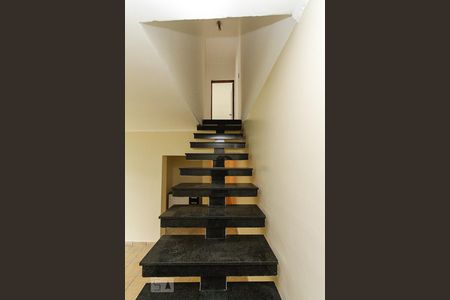 Escada de casa para alugar com 2 quartos, 110m² em Vila Formosa, São Paulo