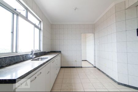 Cozinha de apartamento para alugar com 3 quartos, 90m² em Serrano, Belo Horizonte
