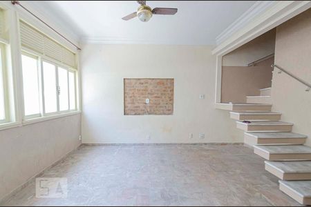 Casa para alugar com 210m², 5 quartos e 1 vagaSala
