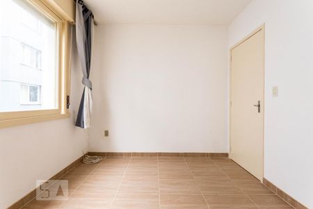 Quarto de apartamento para alugar com 1 quarto, 40m² em Passo da Areia, Porto Alegre