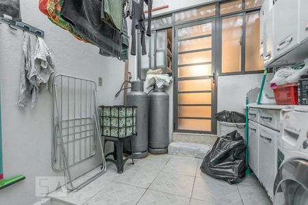 Casa de condomínio à venda com 300m², 6 quartos e 2 vagas Casa de condomínio à venda com 300m², 6 quartos e 2 vagasÁrea de Serviço