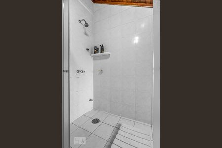 Casa de condomínio à venda com 300m², 6 quartos e 2 vagas Casa de condomínio à venda com 300m², 6 quartos e 2 vagasBanheiro 1