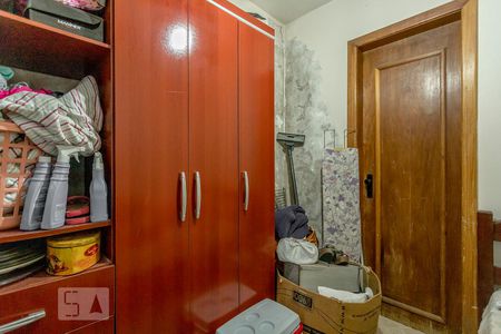 Casa de condomínio à venda com 300m², 6 quartos e 2 vagas Casa de condomínio à venda com 300m², 6 quartos e 2 vagasQuarto de Serviço