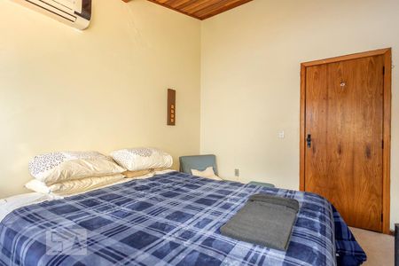 Casa de condomínio à venda com 300m², 6 quartos e 2 vagas Casa de condomínio à venda com 300m², 6 quartos e 2 vagasQuarto 2