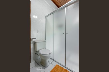 Casa de condomínio à venda com 300m², 6 quartos e 2 vagas Casa de condomínio à venda com 300m², 6 quartos e 2 vagasBanheiro 1