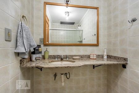 Casa de condomínio à venda com 300m², 6 quartos e 2 vagas Casa de condomínio à venda com 300m², 6 quartos e 2 vagasBanheiro 3