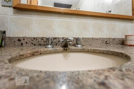 Casa de condomínio à venda com 300m², 6 quartos e 2 vagas Casa de condomínio à venda com 300m², 6 quartos e 2 vagasBanheiro 3