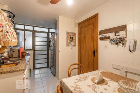 Casa de condomínio à venda com 300m², 6 quartos e 2 vagas Casa de condomínio à venda com 300m², 6 quartos e 2 vagasCozinha