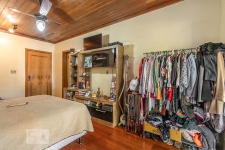 Casa de condomínio à venda com 300m², 6 quartos e 2 vagas Casa de condomínio à venda com 300m², 6 quartos e 2 vagasSuíte