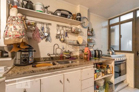 Casa de condomínio à venda com 300m², 6 quartos e 2 vagas Casa de condomínio à venda com 300m², 6 quartos e 2 vagasCozinha