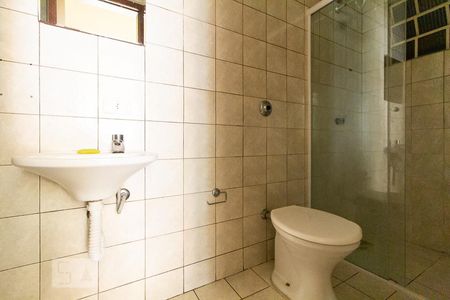 Banheiro de apartamento para alugar com 3 quartos, 95m² em  Bairro Bacacheri, Curitiba
