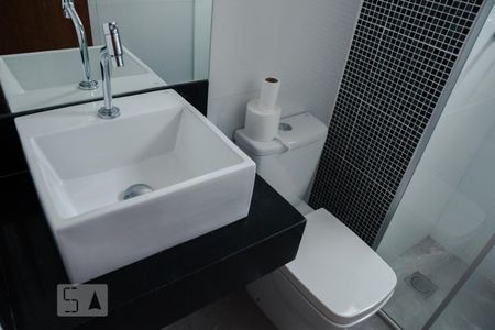 Banheiro de apartamento à venda com 2 quartos, 45m² em São João Batista , Belo Horizonte
