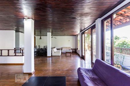 Sala de casa para alugar com 5 quartos, 590m² em Laranjeiras, Rio de Janeiro