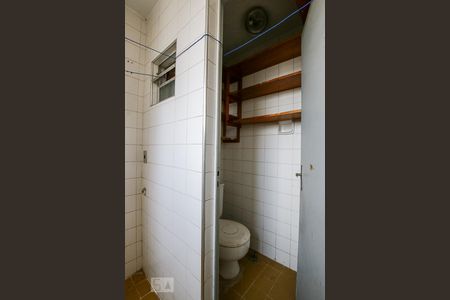Banheiro de Serviço de apartamento para alugar com 3 quartos, 113m² em Jardim Flamboyant, Campinas
