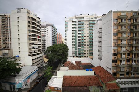 Vista da sala de apartamento para alugar com 2 quartos, 75m² em Icaraí, Niterói