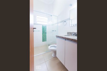 Casa à venda com 350m², 10 quartos e 5 vagasBanheiro Suíte 2