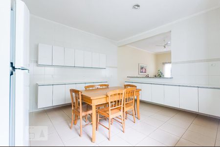 Casa à venda com 350m², 10 quartos e 5 vagasCozinha