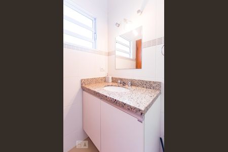 Casa à venda com 350m², 10 quartos e 5 vagasBanheiro Suíte 1