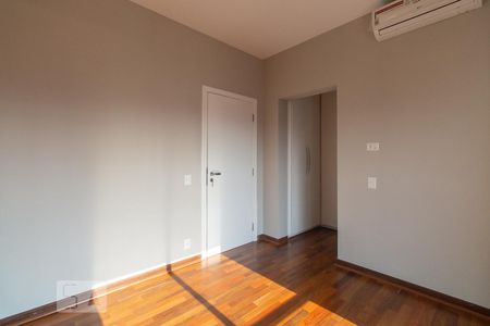 Apartamento para alugar com 260m², 3 quartos e 4 vagas Apartamento para alugar com 260m², 3 quartos e 4 vagasQuarto 2