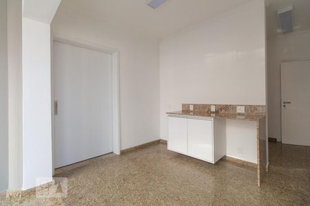 Apartamento para alugar com 260m², 3 quartos e 4 vagas Apartamento para alugar com 260m², 3 quartos e 4 vagasVaranda