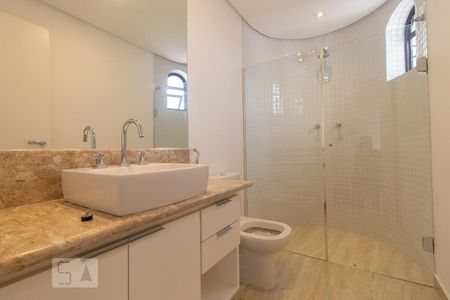 Apartamento para alugar com 260m², 3 quartos e 4 vagas Apartamento para alugar com 260m², 3 quartos e 4 vagasBanheiro do Quarto 2