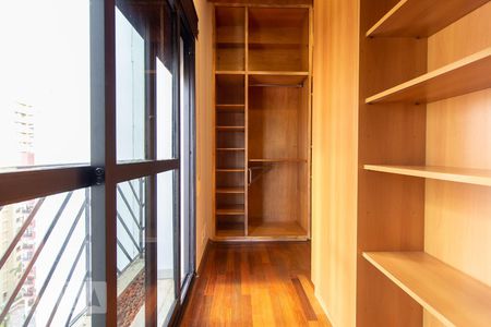 Apartamento para alugar com 260m², 3 quartos e 4 vagas Apartamento para alugar com 260m², 3 quartos e 4 vagasCloset 1