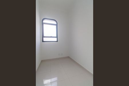Apartamento para alugar com 260m², 3 quartos e 4 vagas Apartamento para alugar com 260m², 3 quartos e 4 vagasQuarto de serviço