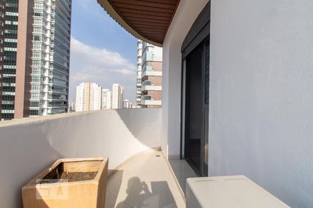 Apartamento para alugar com 260m², 3 quartos e 4 vagas Apartamento para alugar com 260m², 3 quartos e 4 vagasVaranda do quarto 3