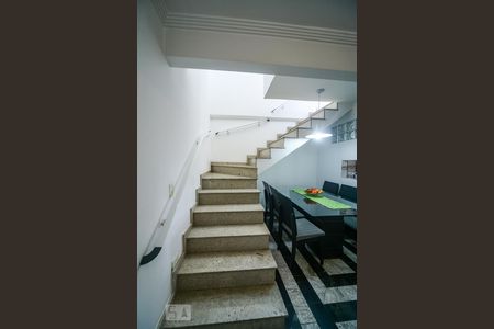 Escadas de apartamento à venda com 5 quartos, 170m² em Santa Maria, São Caetano do Sul