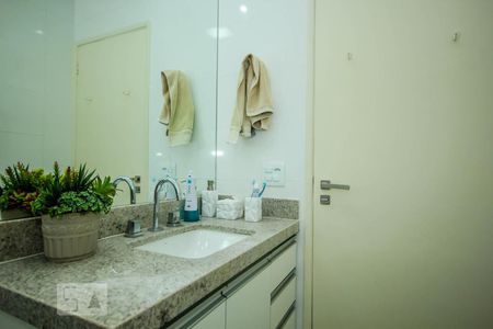 Apartamento à venda com 109m², 3 quartos e 1 vagaBanheiro Social