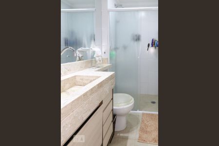 Apartamento à venda com 65m², 3 quartos e 1 vaga Apartamento à venda com 65m², 3 quartos e 1 vagaBanheiro da suíte