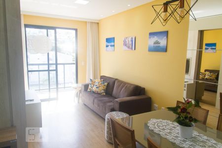 Sala de apartamento para alugar com 1 quarto, 49m² em Bom Abrigo, Florianópolis