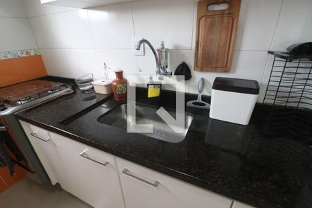 Apartamento à venda com 58m², 2 quartos e 2 vagasCozinha 