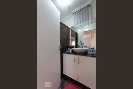 Banheiro de apartamento para alugar com 2 quartos, 79m² em Jardim Londrina, São Paulo