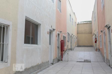 Casa de condomínio à venda com 76m², 2 quartos e 1 vagaFachada 