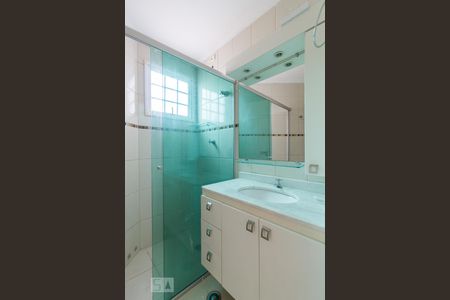 Banheiro da suíte 01 de casa de condomínio à venda com 2 quartos, 87m² em Vila Ema, São Paulo