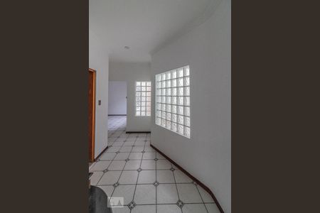Casa para alugar com 300m², 4 quartos e 6 vagasCorredor