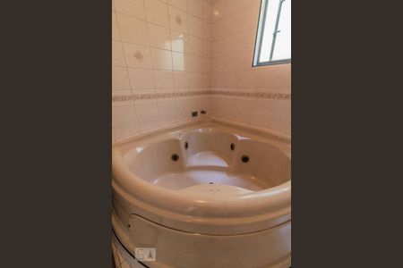 Casa para alugar com 300m², 4 quartos e 6 vagasBanheiro do Quarto 5