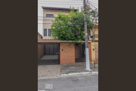 Casa para alugar com 300m², 4 quartos e 6 vagasFachada