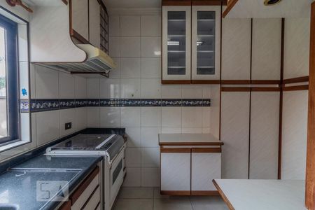 Casa para alugar com 300m², 4 quartos e 6 vagasCozinha